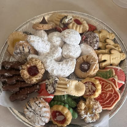 Plate of assorted Italian cookies